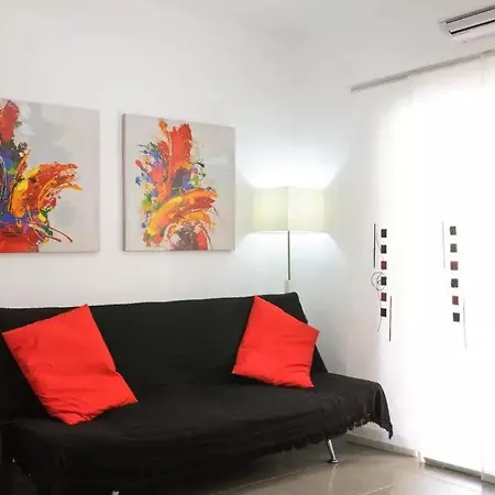 Laura Ferrara Ramos Apartment